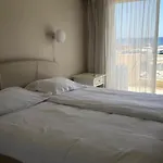Riviera Hotel *