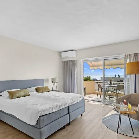 Hotel Riviera *