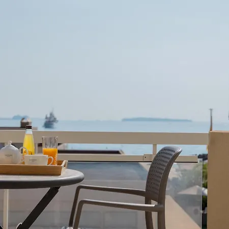 Riviera Hotel Mandelieu