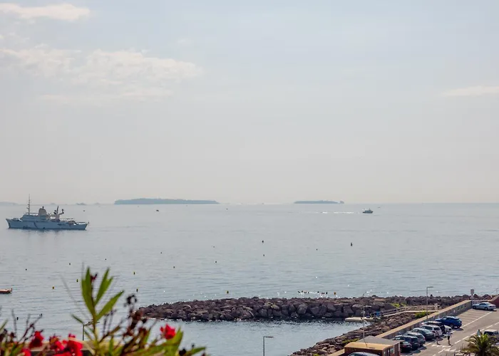 Riviera Szálloda